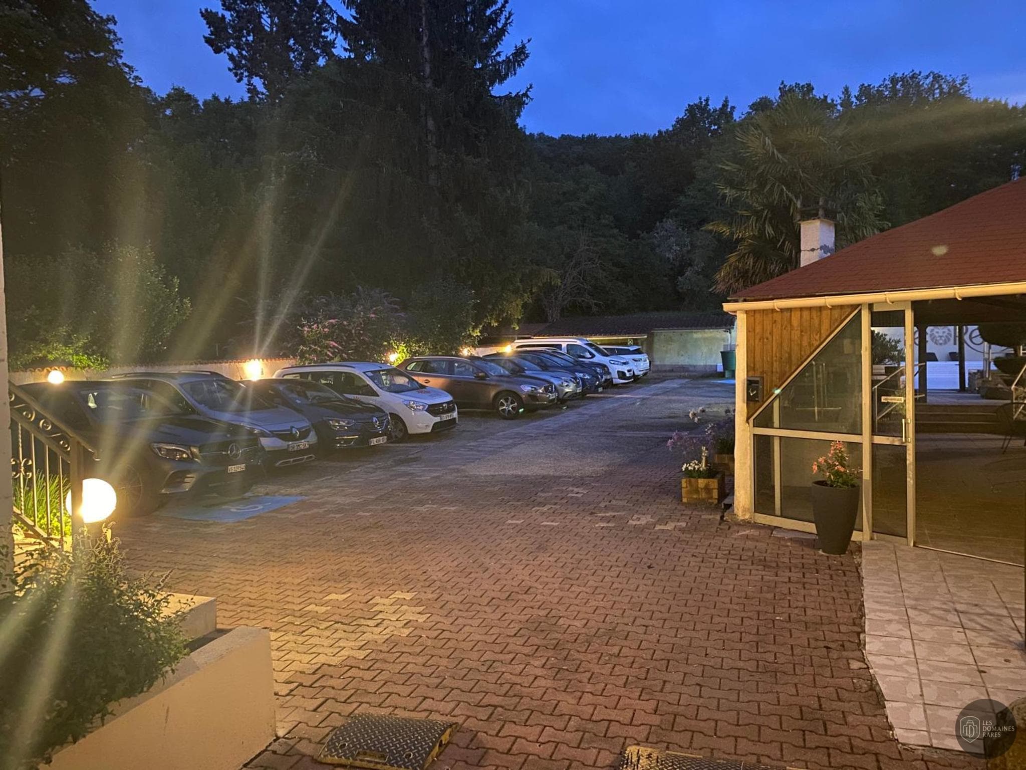 Vue extérieure de l'hôtel Le Relax en Pays de la Loire