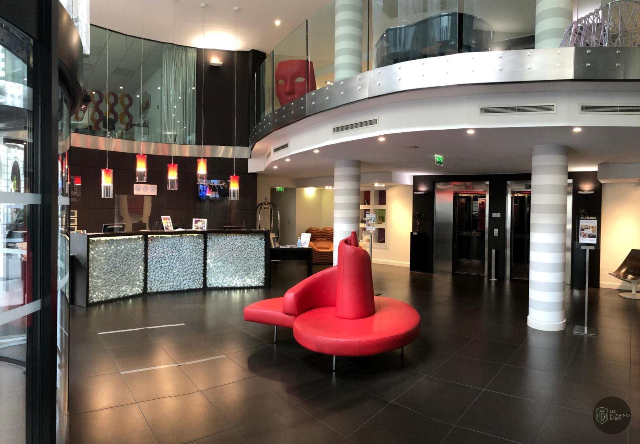 Espace intérieur de l'hôtel Le Rex Hôtel à Tarbes en Occitanie