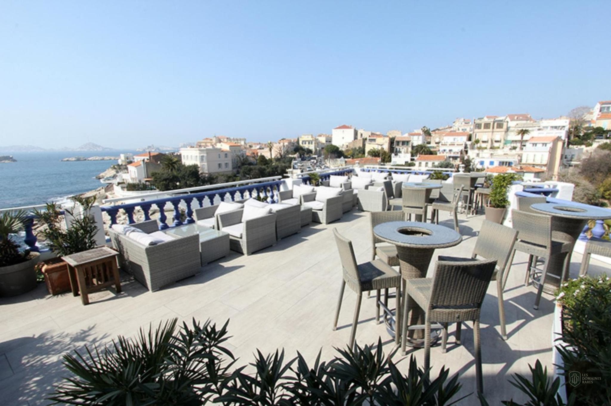 Vue extérieure de l'hôtel Le Rhul à Marseille en Provence-Alpes-Côte d'Azur