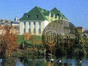 Vue du lieu Le Rive Gauche de Joigny à Joigny en Bourgogne-Franche-Comté