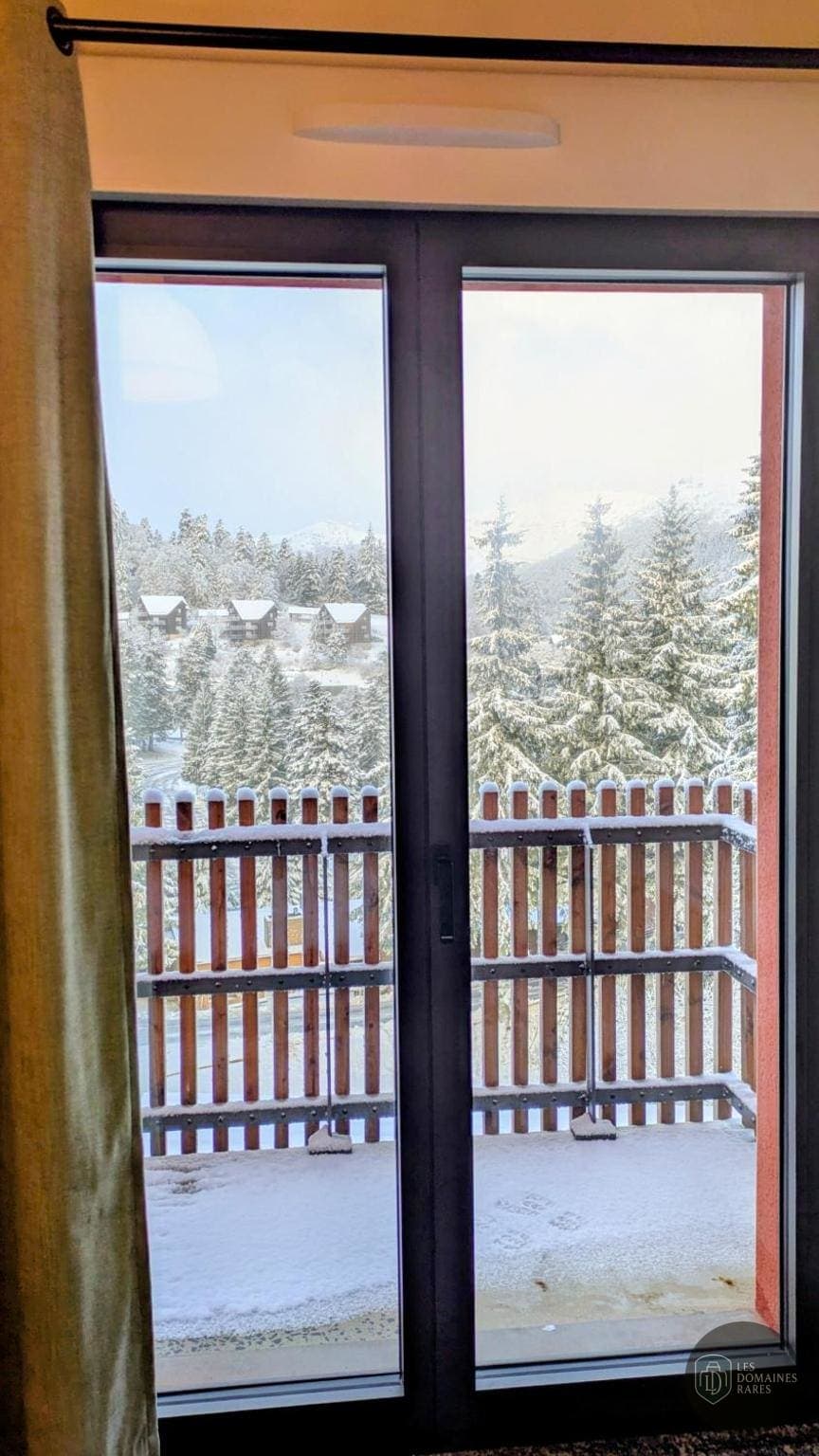 Vue extérieure du lieu Le Rocher du Cerf à Laveissière en Auvergne-Rhône-Alpes