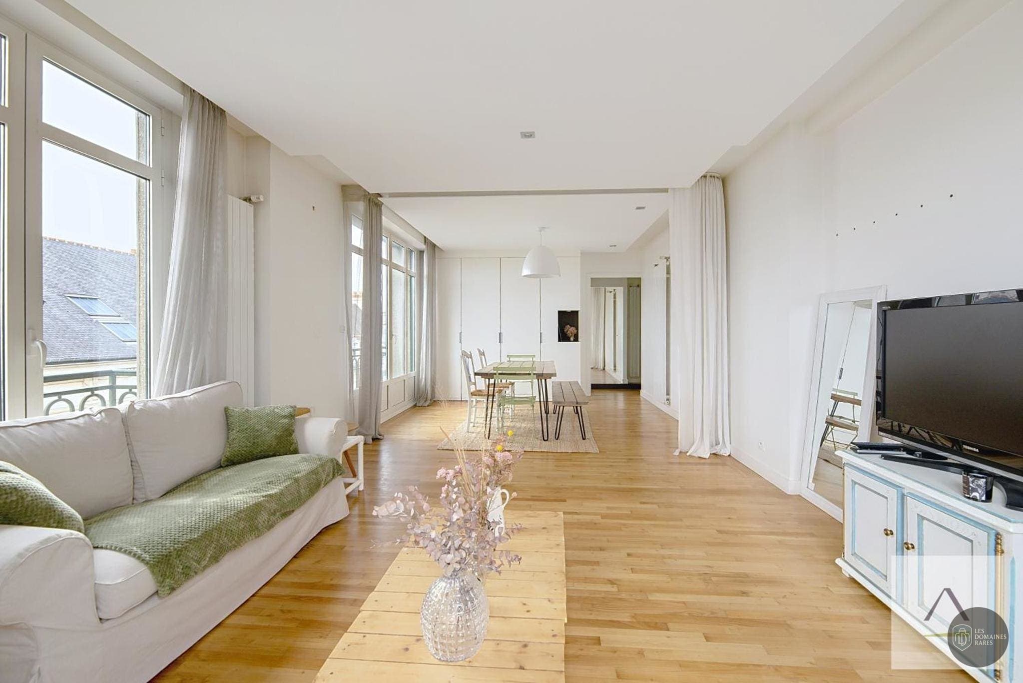 Espace intérieur de l'hôtel Le Rooftop du Palais en Île-de-France