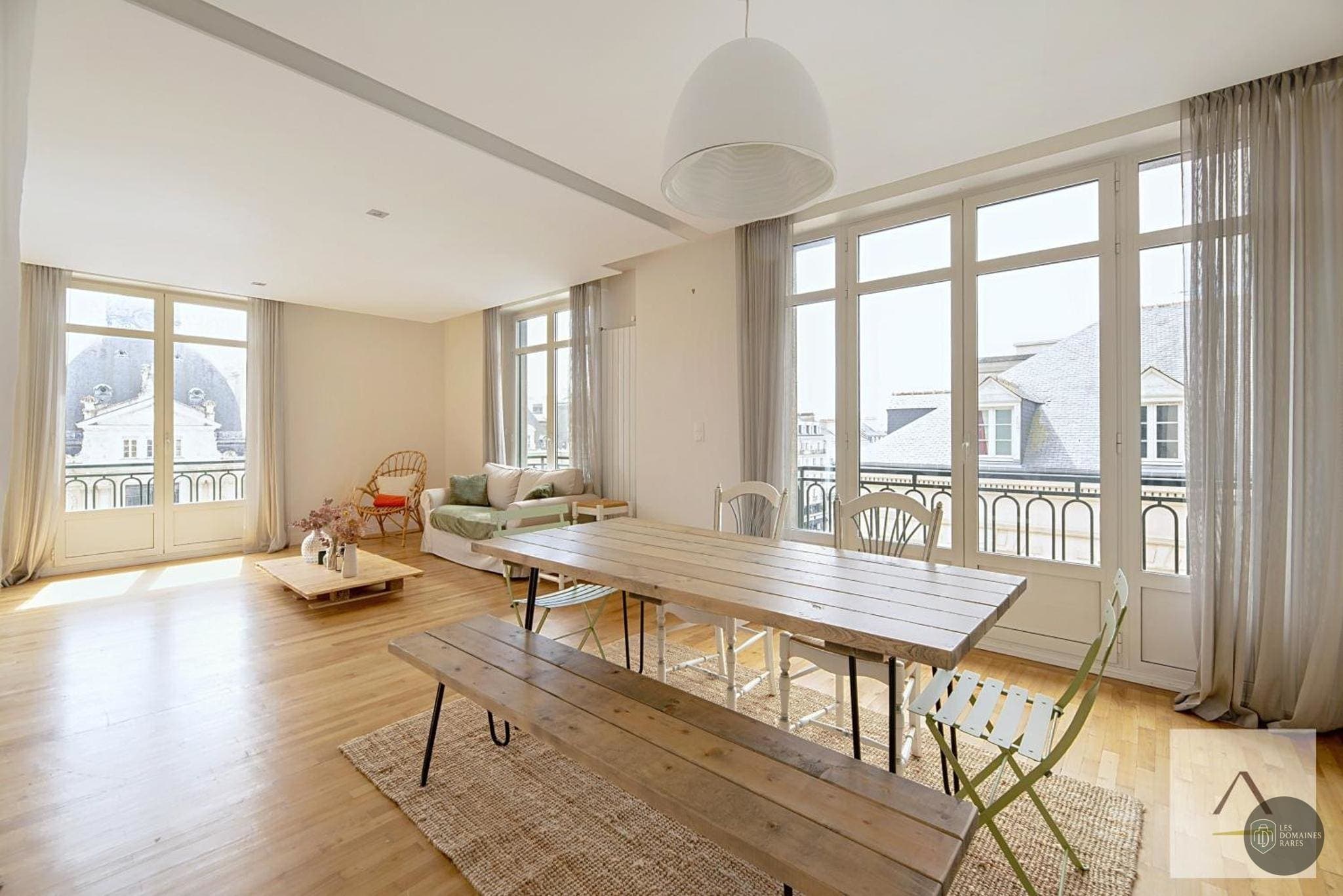 Espace intérieur de l'hôtel Le Rooftop du Palais en Île-de-France