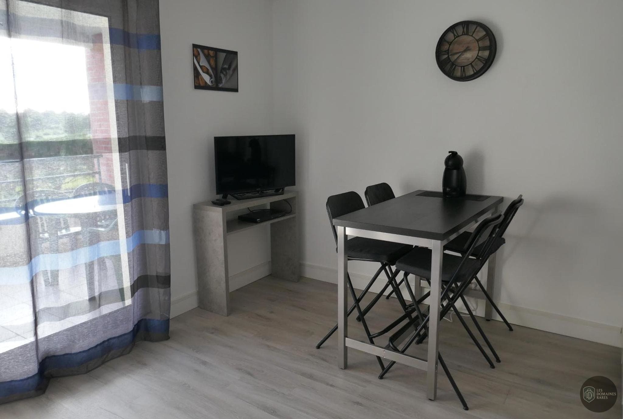 Vue extérieure du lieu Le Set à Le en Pays de la Loire