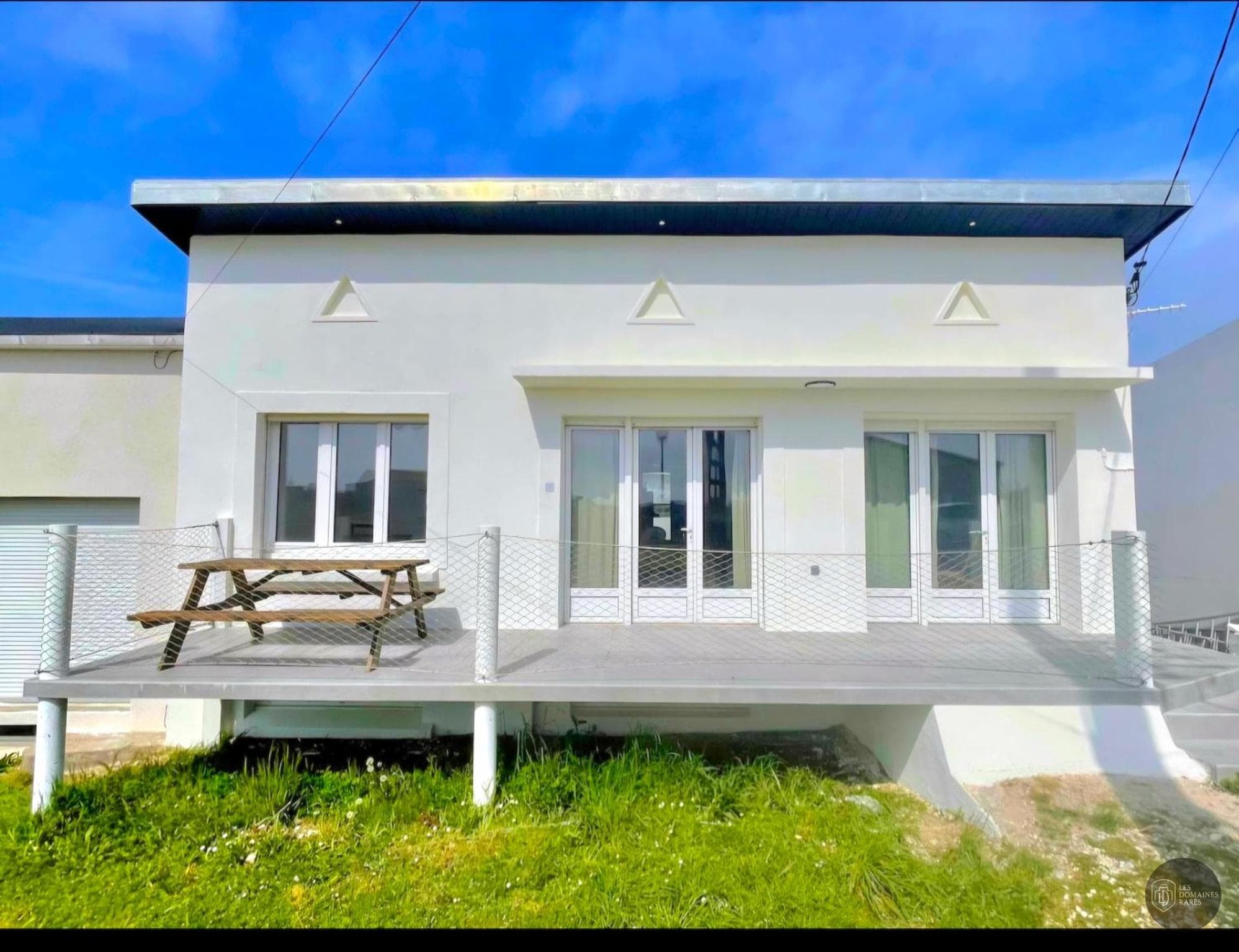 Vue extérieure de l'auberge Le Shack à Paris en Île-de-France