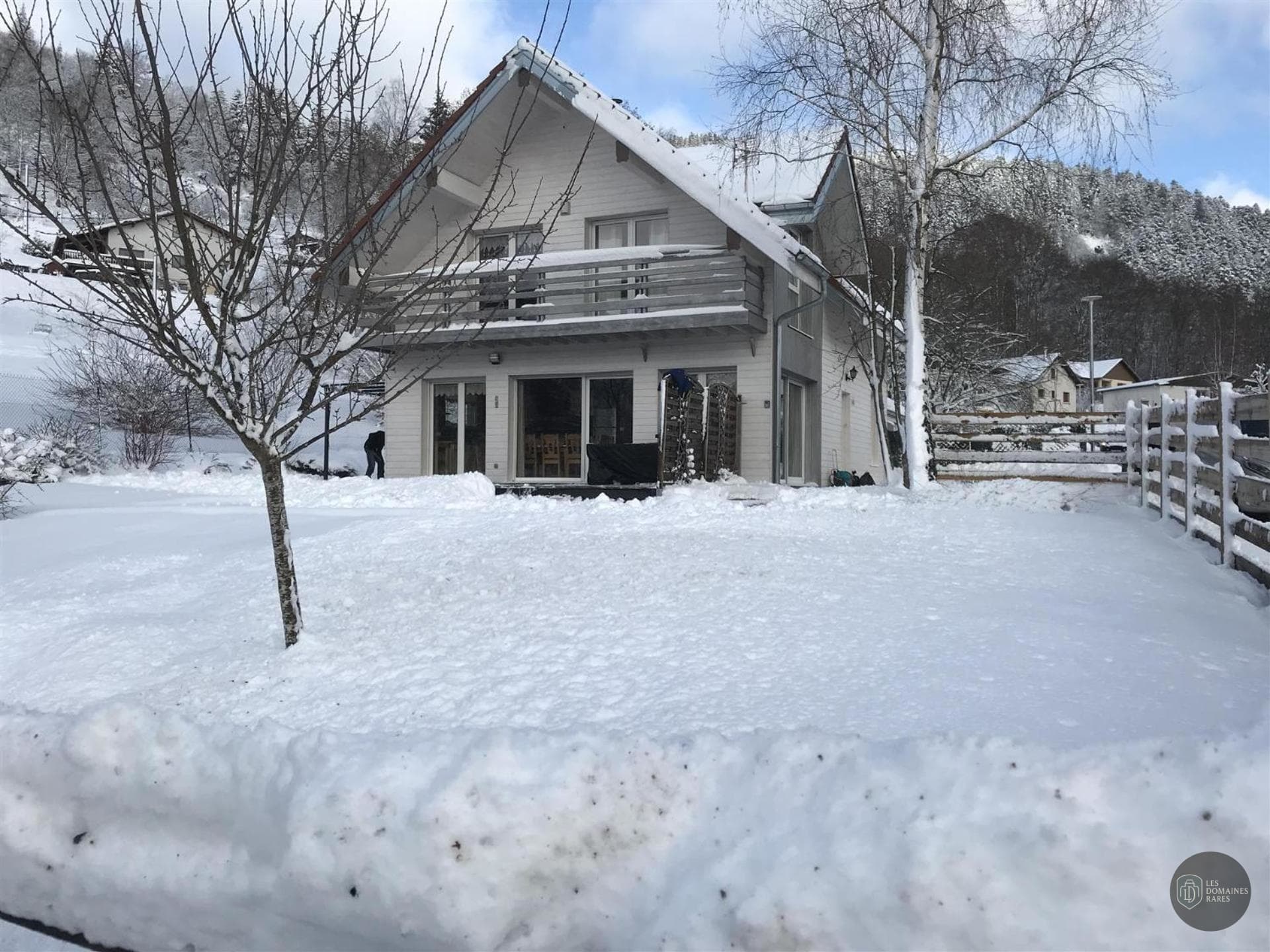 Vue extérieure de l'hôtel Le Sorbier à Razac en Nouvelle-Aquitaine