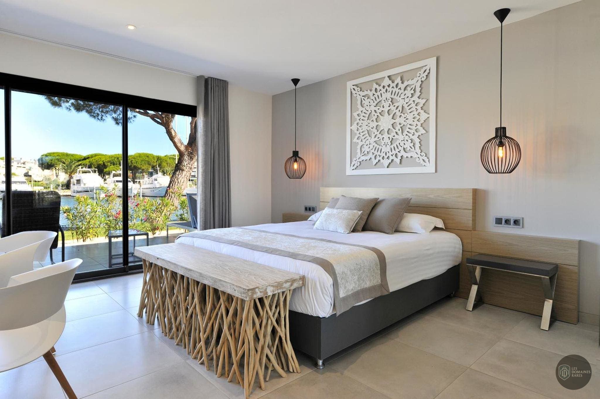 Chambre de l'hôtel Le Spinaker à Le en Occitanie - séminaire le grau-d'agde, france