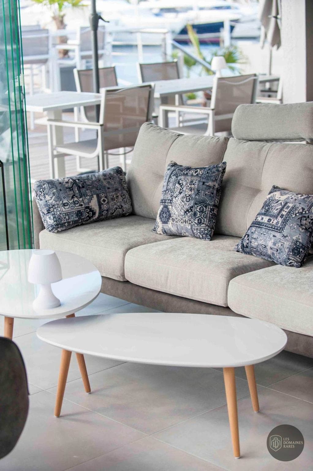 Espace intérieur de l'hôtel Le Spinaker à Le en Occitanie
