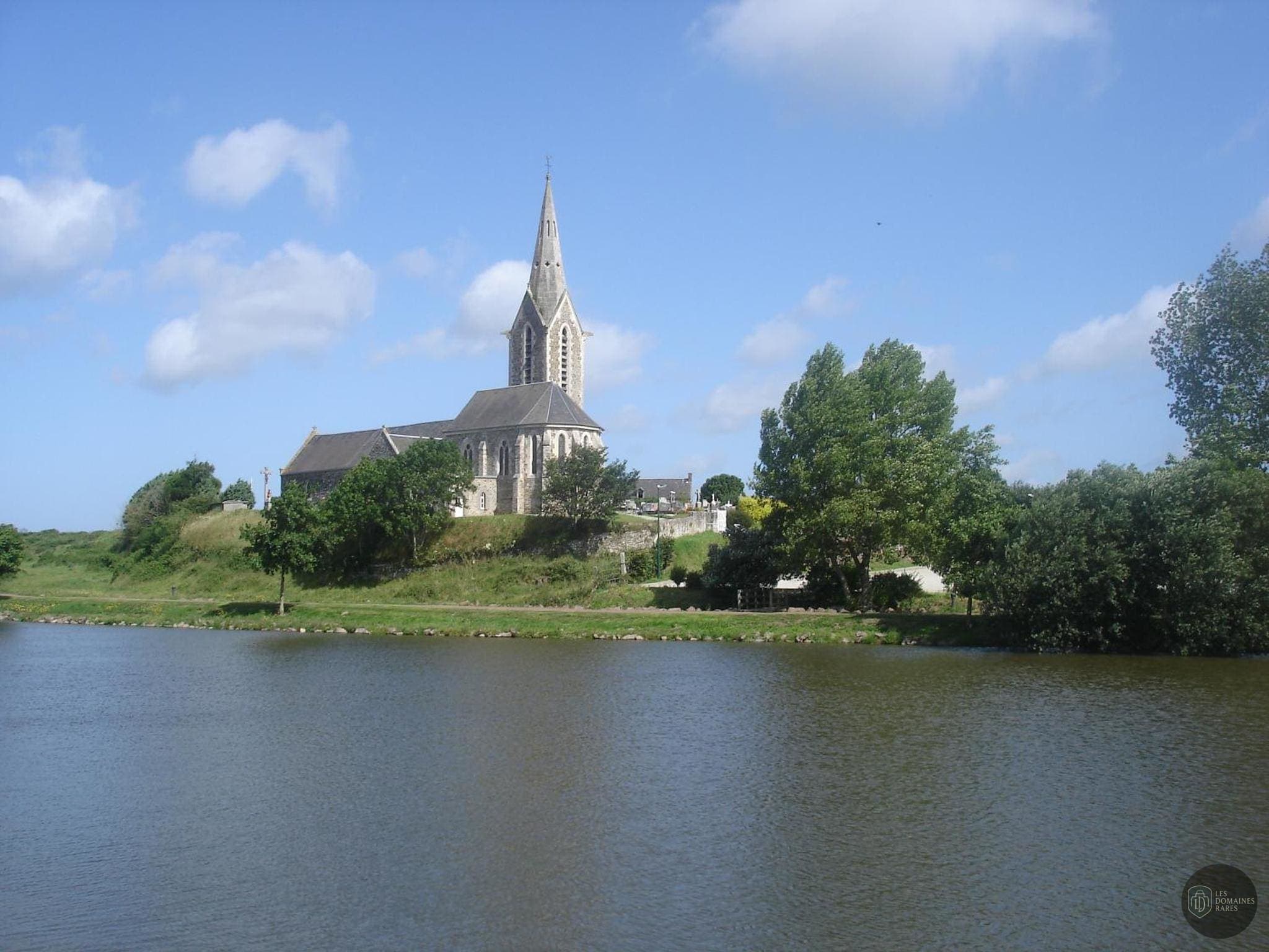 Vue extérieure du lieu Le Tertre à La en Normandie