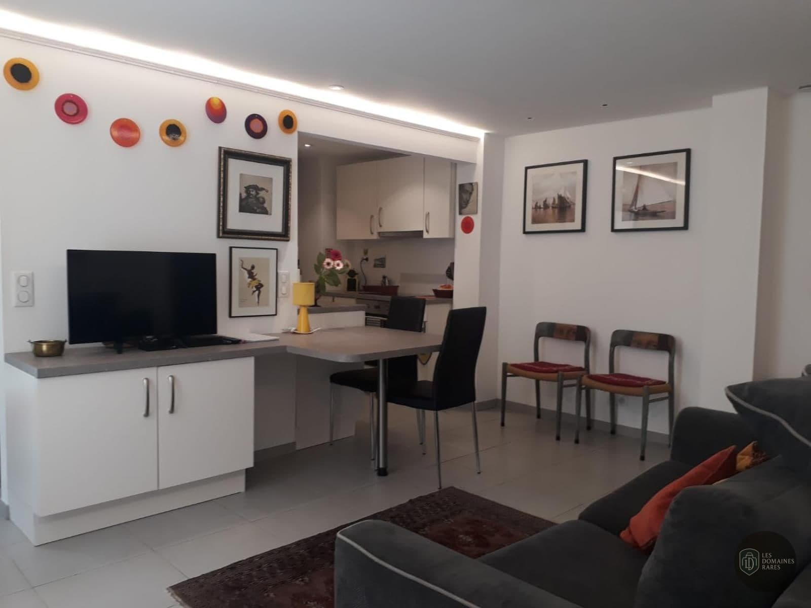 Espace intérieur de l'hôtel Le Tivoli à Marciac en Occitanie