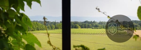 Vue extérieure de l'hôtel Le Top du Roulier à Capendu en Occitanie