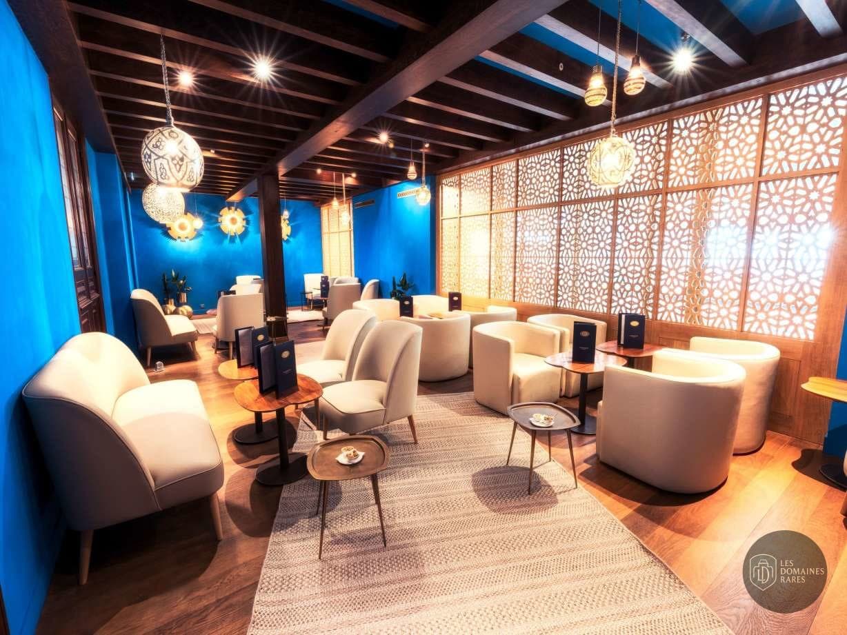 Espace intérieur de l'hôtel Le Train Bleu à Paris en Île-de-France