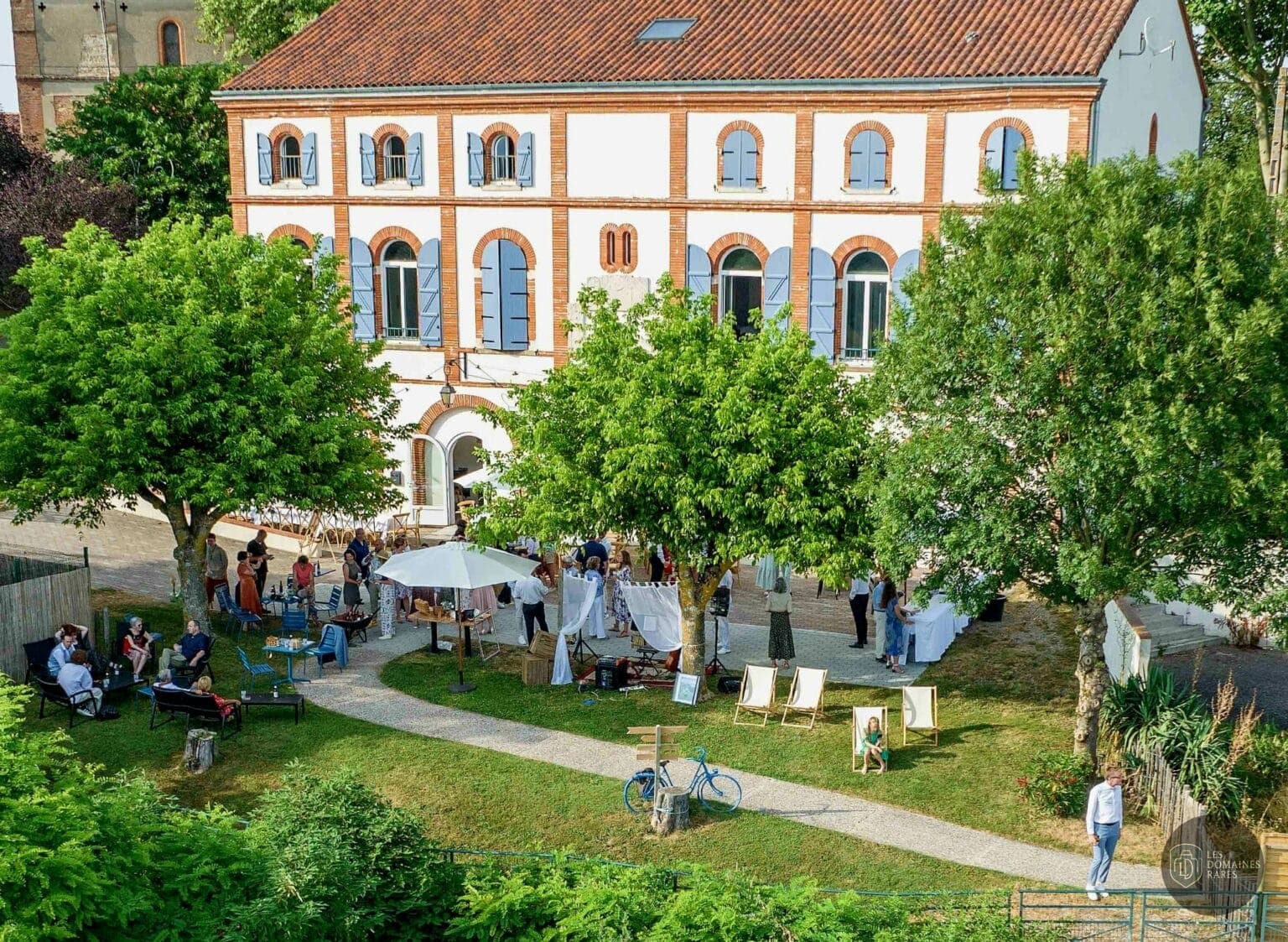 Vue extérieure du domaine Le Trapéen à Latrape en Occitanie