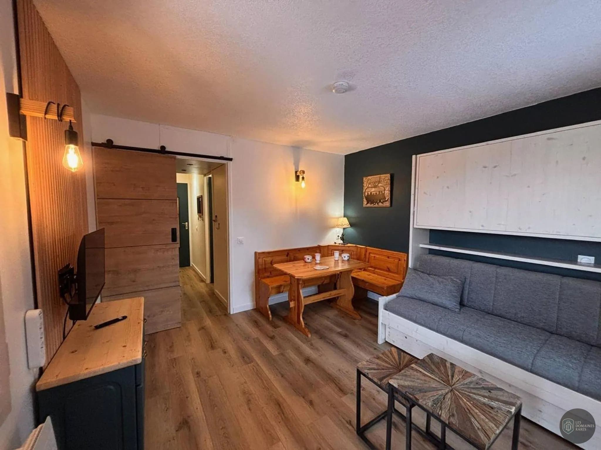 Vue extérieure de l'hôtel Le Vancouver à La en Auvergne-Rhône-Alpes