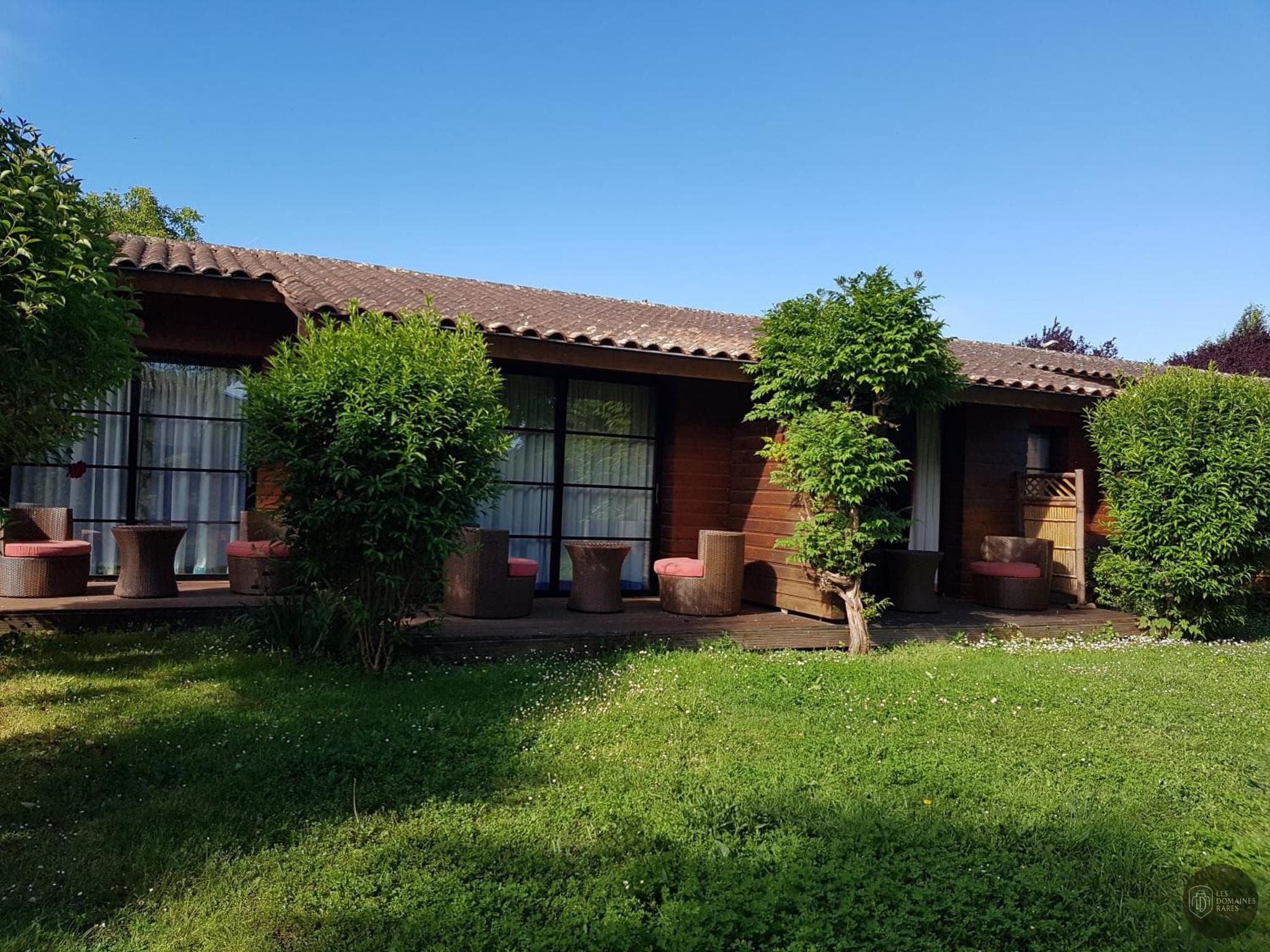 Vue extérieure du lieu Le Vieux Logis Clam à Clam en Nouvelle-Aquitaine