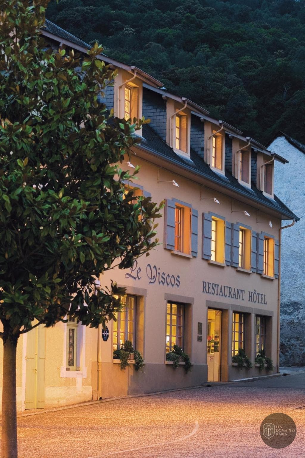 Vue de l'hôtel Le Viscos en Occitanie