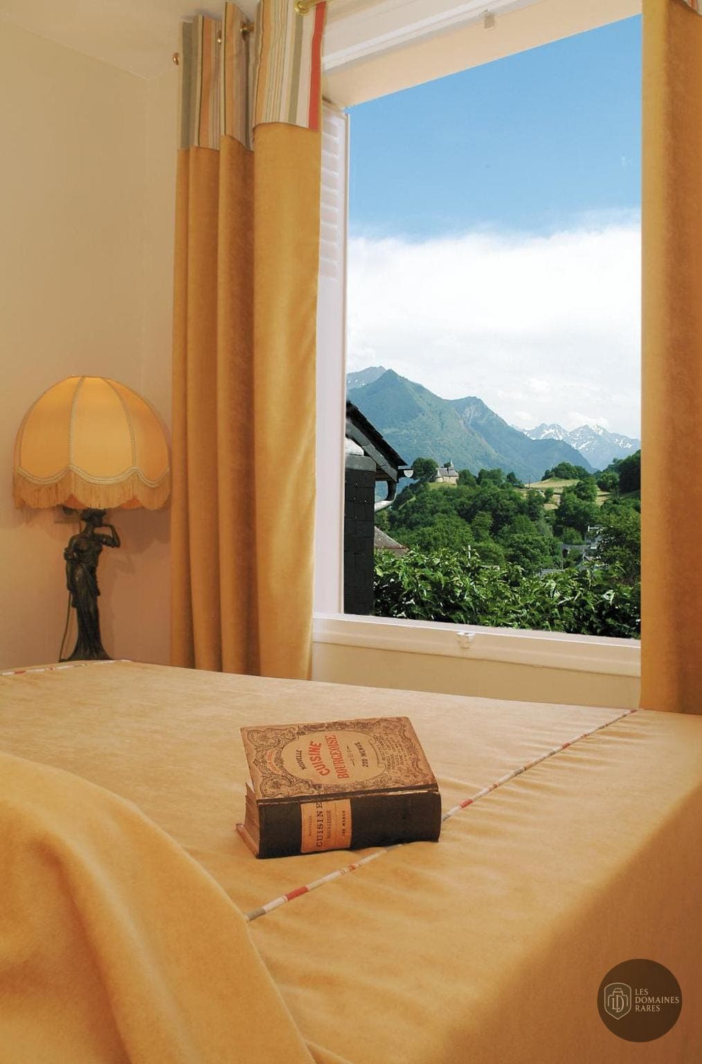 Vue extérieure de l'hôtel Le Viscos en Occitanie