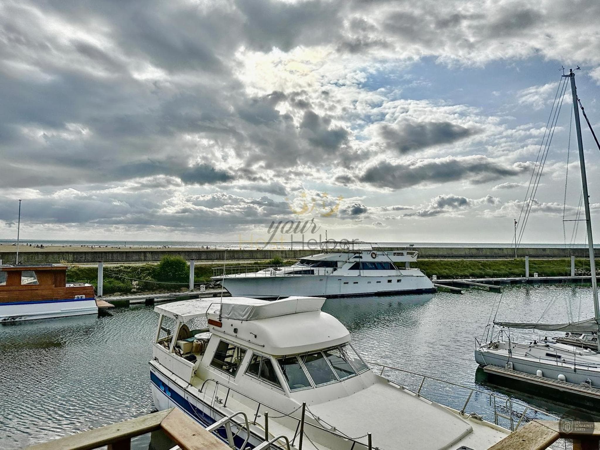 Le Yacht by Poza — Extérieur