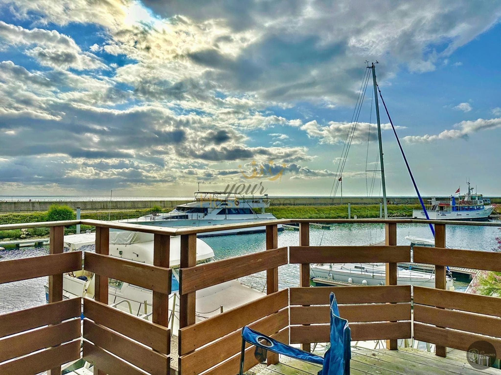 Le Yacht by Poza — Extérieur