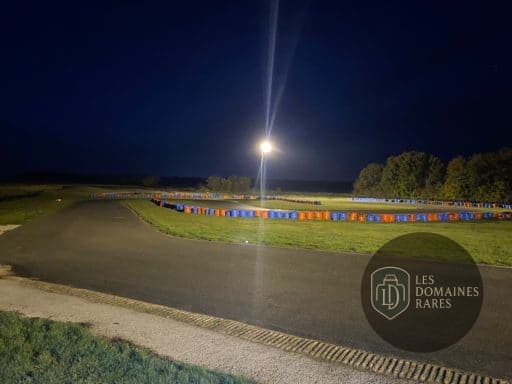 Vue extérieure du lieu Ledoux Karting à Levet en Centre-Val de Loire