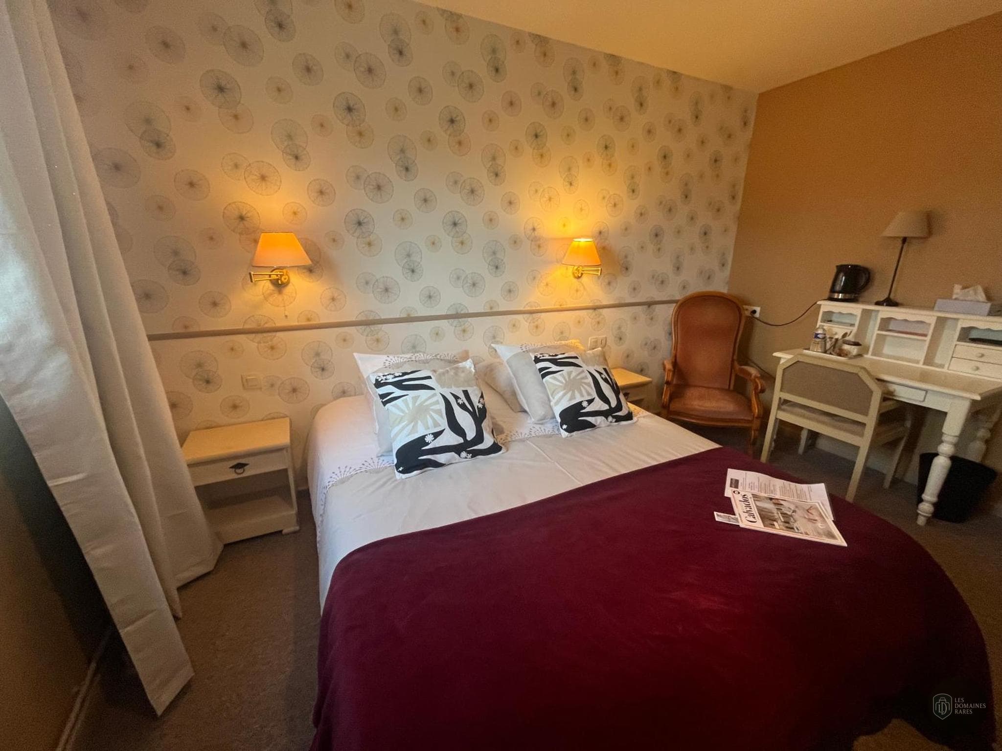 Chambre de l'hôtel Les 3 Rois by YY en Normandie