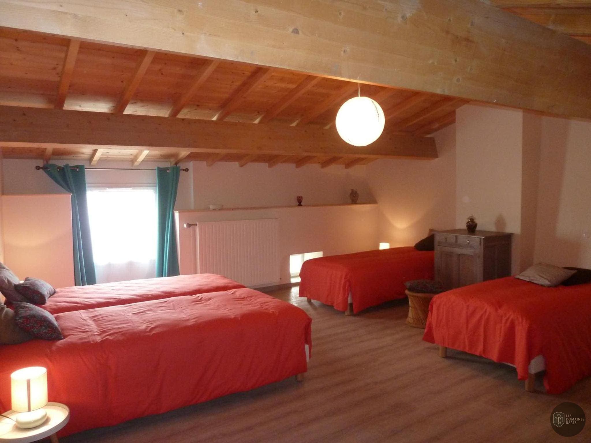 Chambre de l'hôtel Les 4 Petits Cochons à Toulouse en Occitanie
