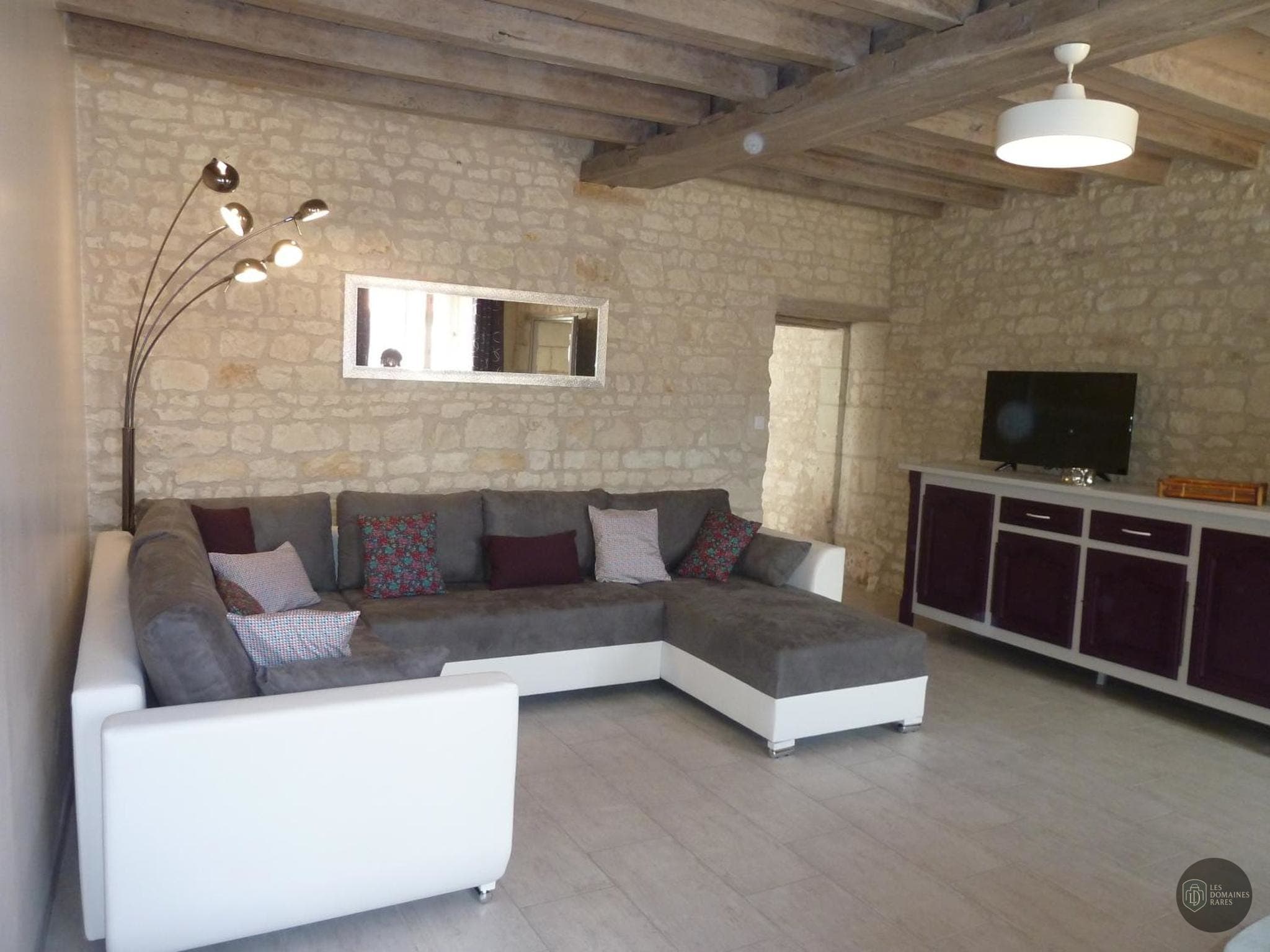 Espace intérieur de l'hôtel Les 4 Petits Cochons à Toulouse en Occitanie