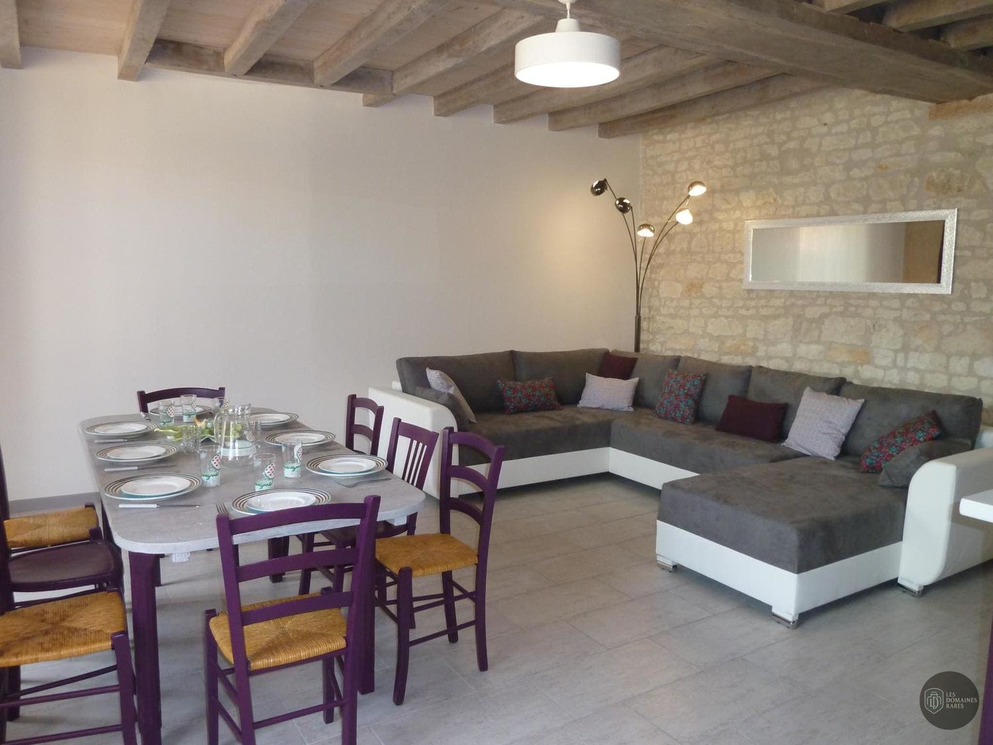 Espace intérieur de l'hôtel Les 4 Petits Cochons à Toulouse en Occitanie