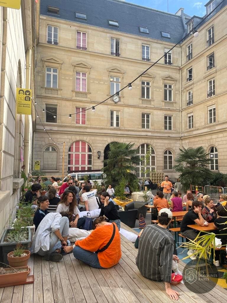 Vue extérieure de l'hôtel Les Arches en Occitanie