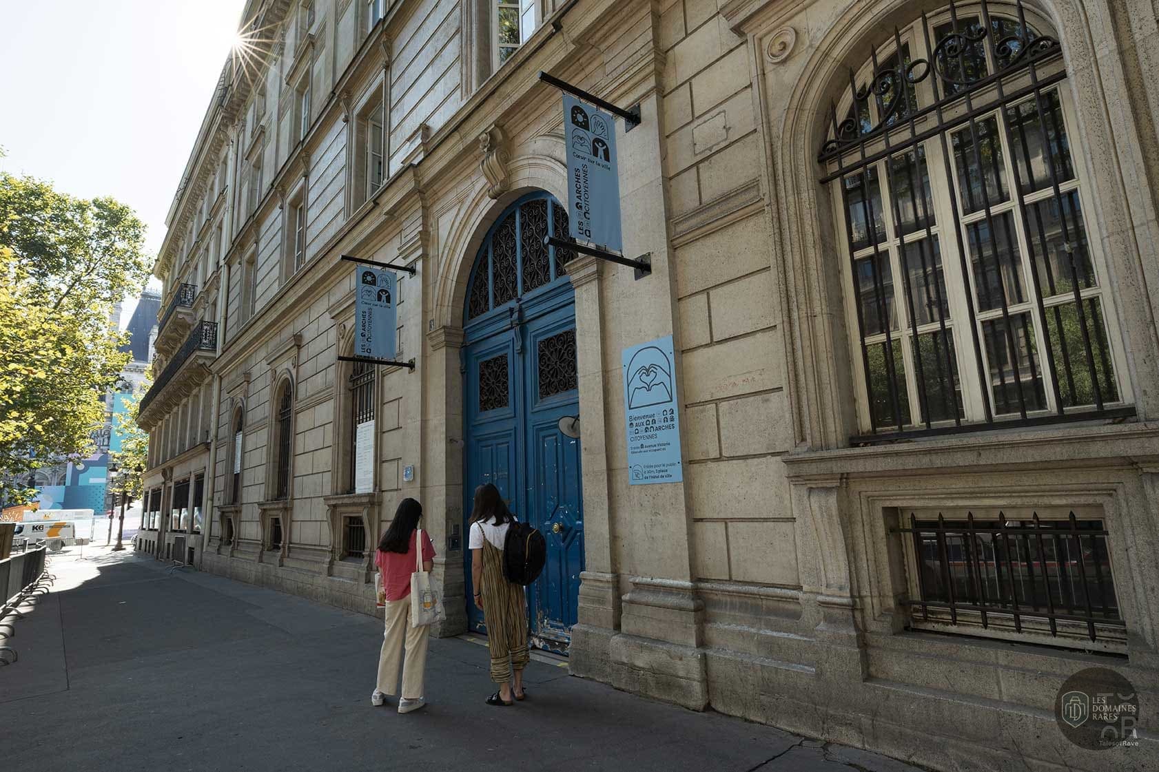 Vue extérieure de l'hôtel Les Arches en Occitanie
