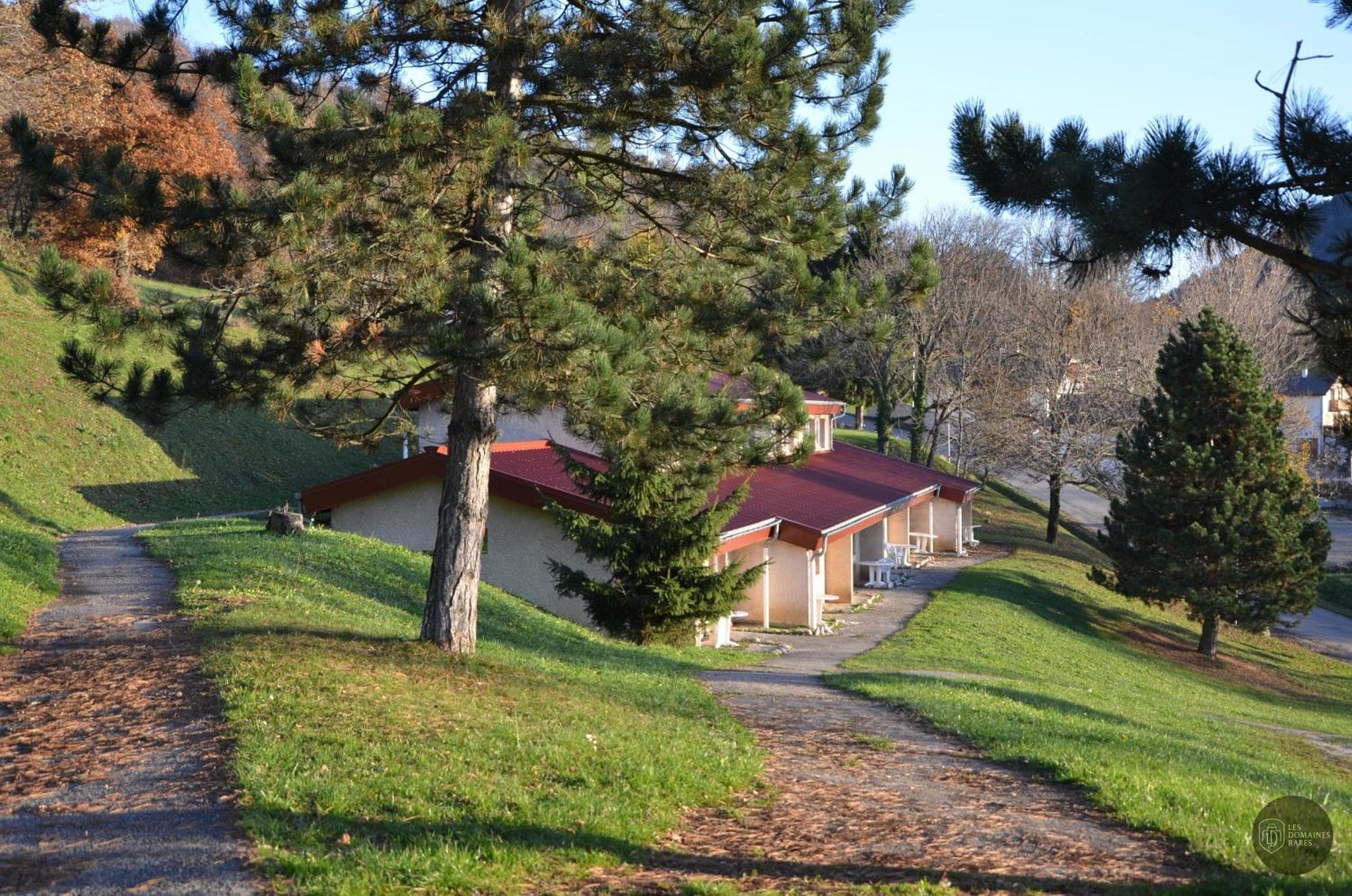 Vue extérieure de l'hôtel Les Aveilles à La en Auvergne-Rhône-Alpes