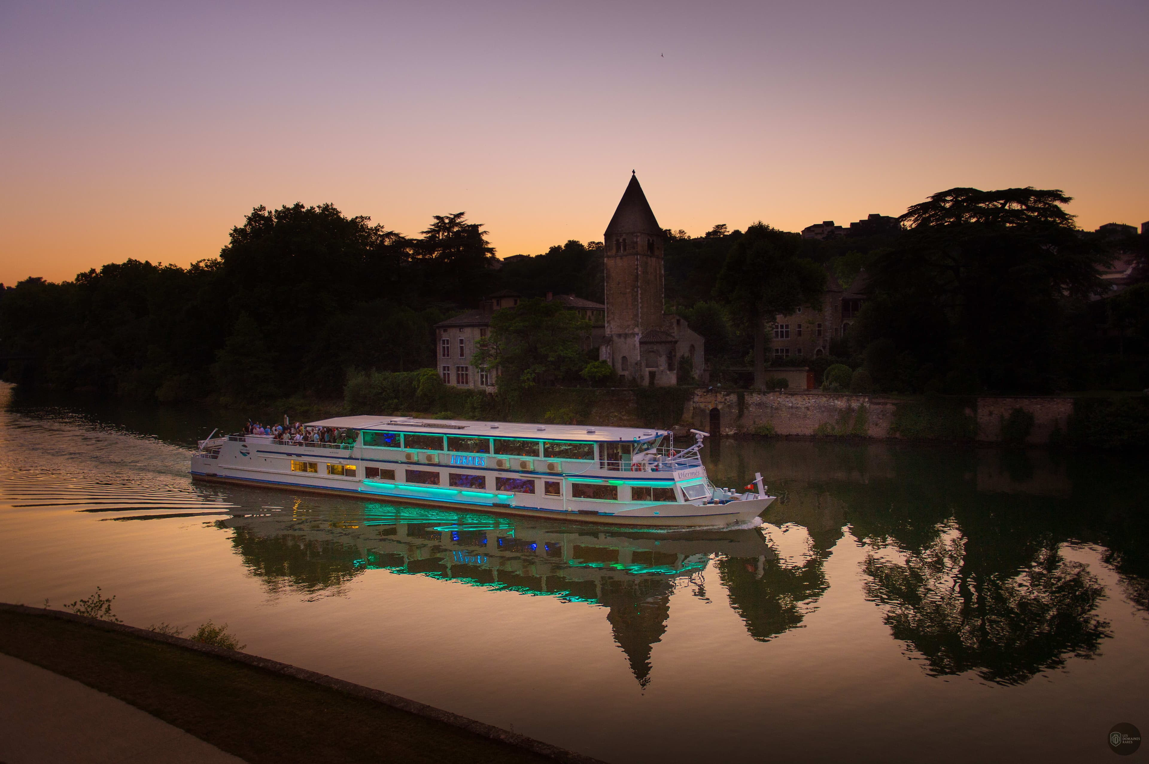 Vue extérieure du domaine Les Bateaux Lyonnais à Lyon en Auvergne-Rhône-Alpes