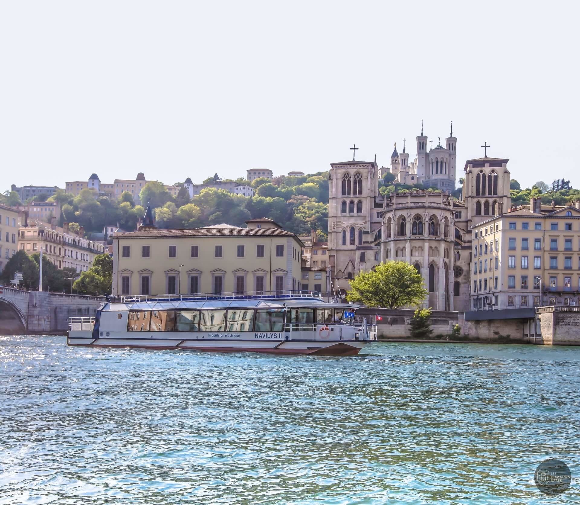 Vue extérieure du domaine Les Bateaux Lyonnais à Lyon en Auvergne-Rhône-Alpes