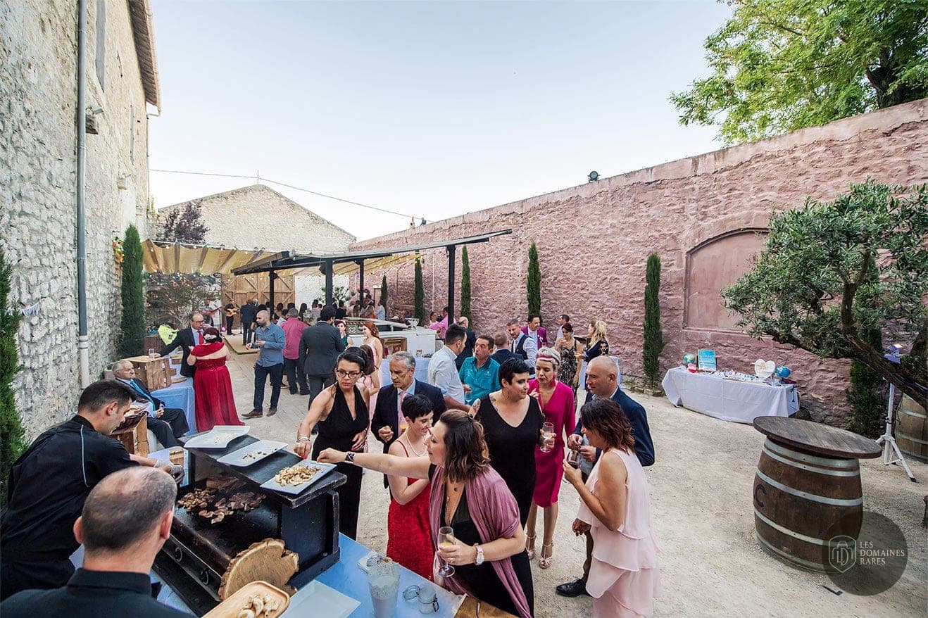Patio extérieur avec réception et barbecue