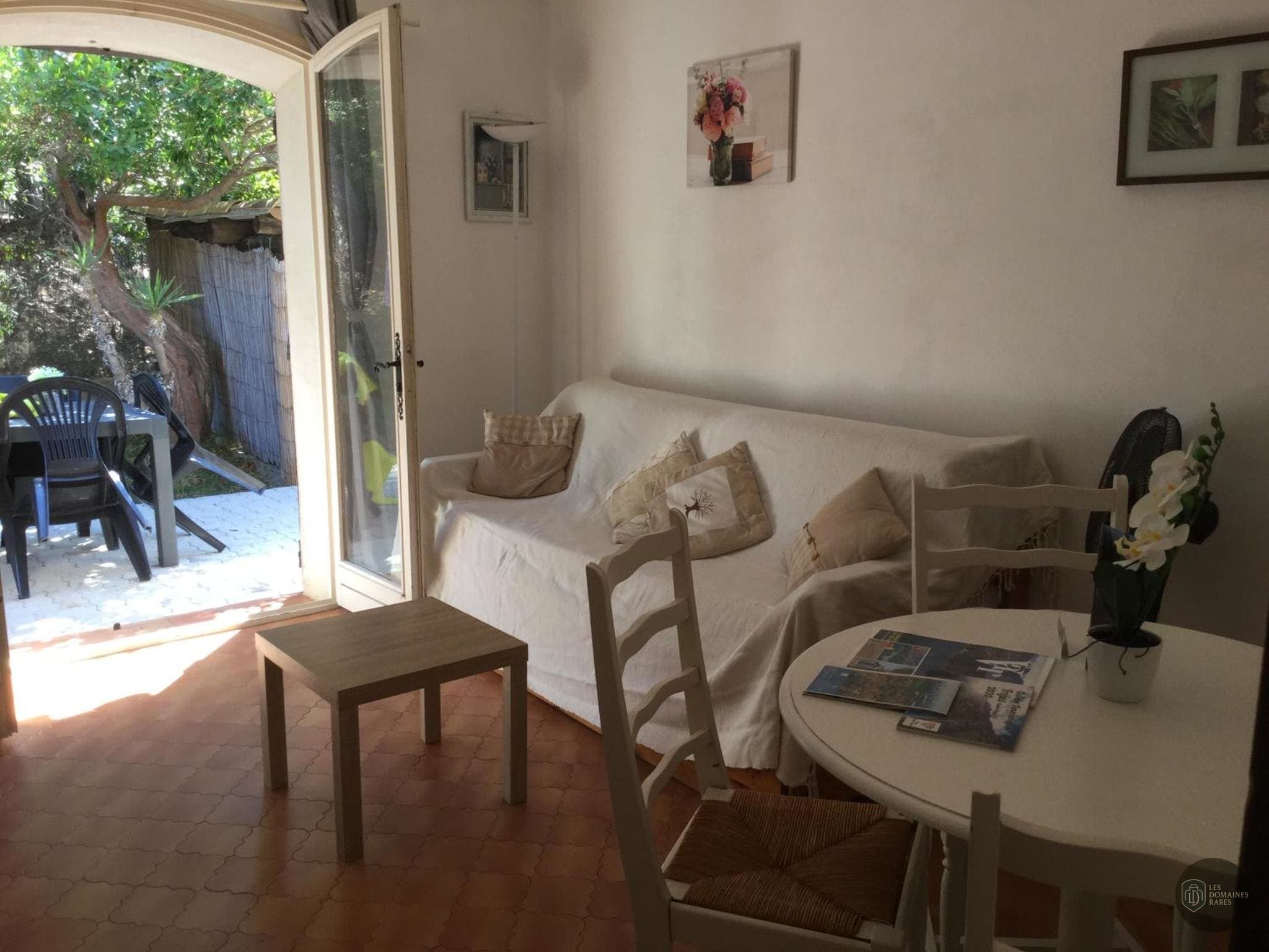 Les Belles Plantes — Intérieur