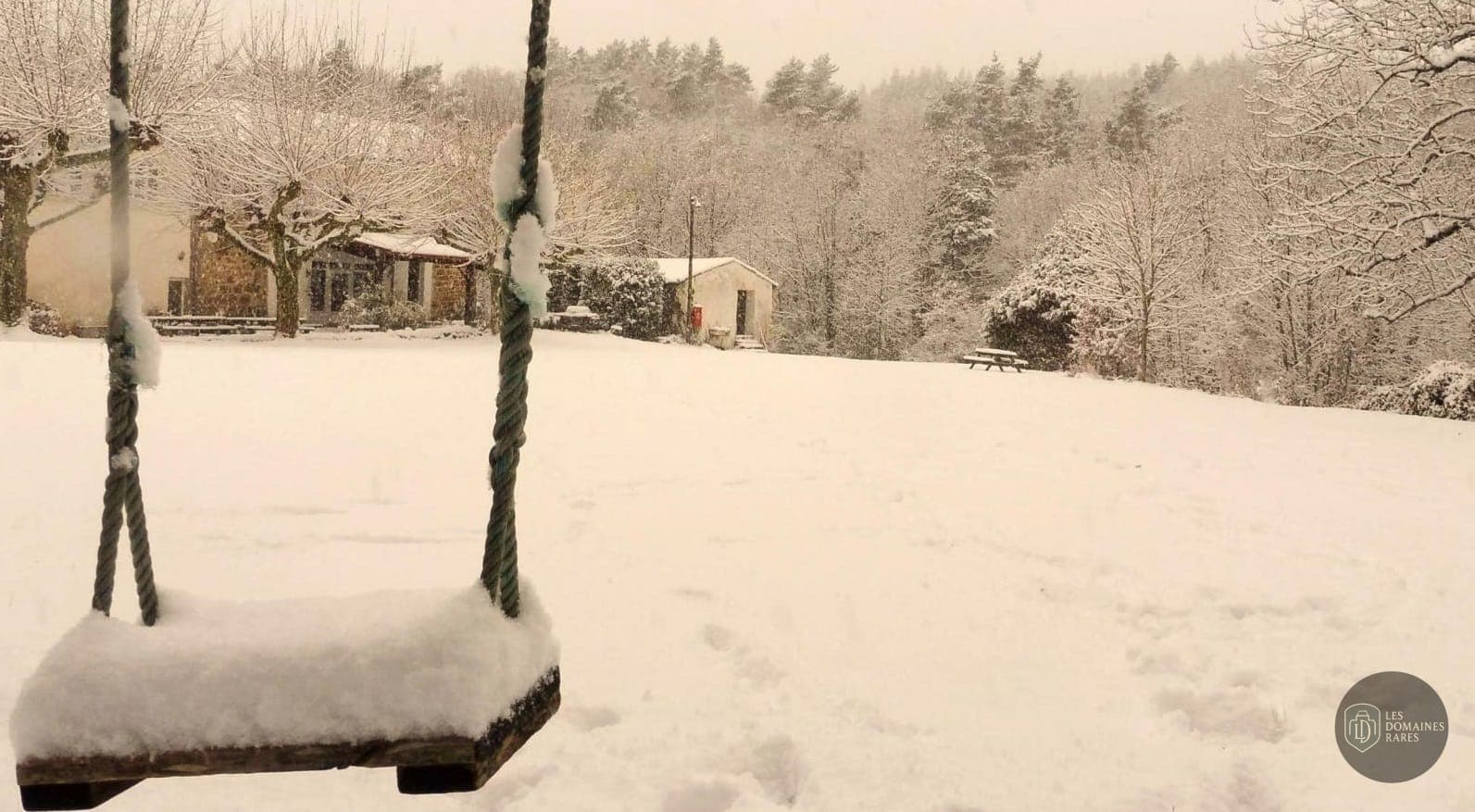 Vue extérieure du domaine Les Blaches en Auvergne-Rhône-Alpes