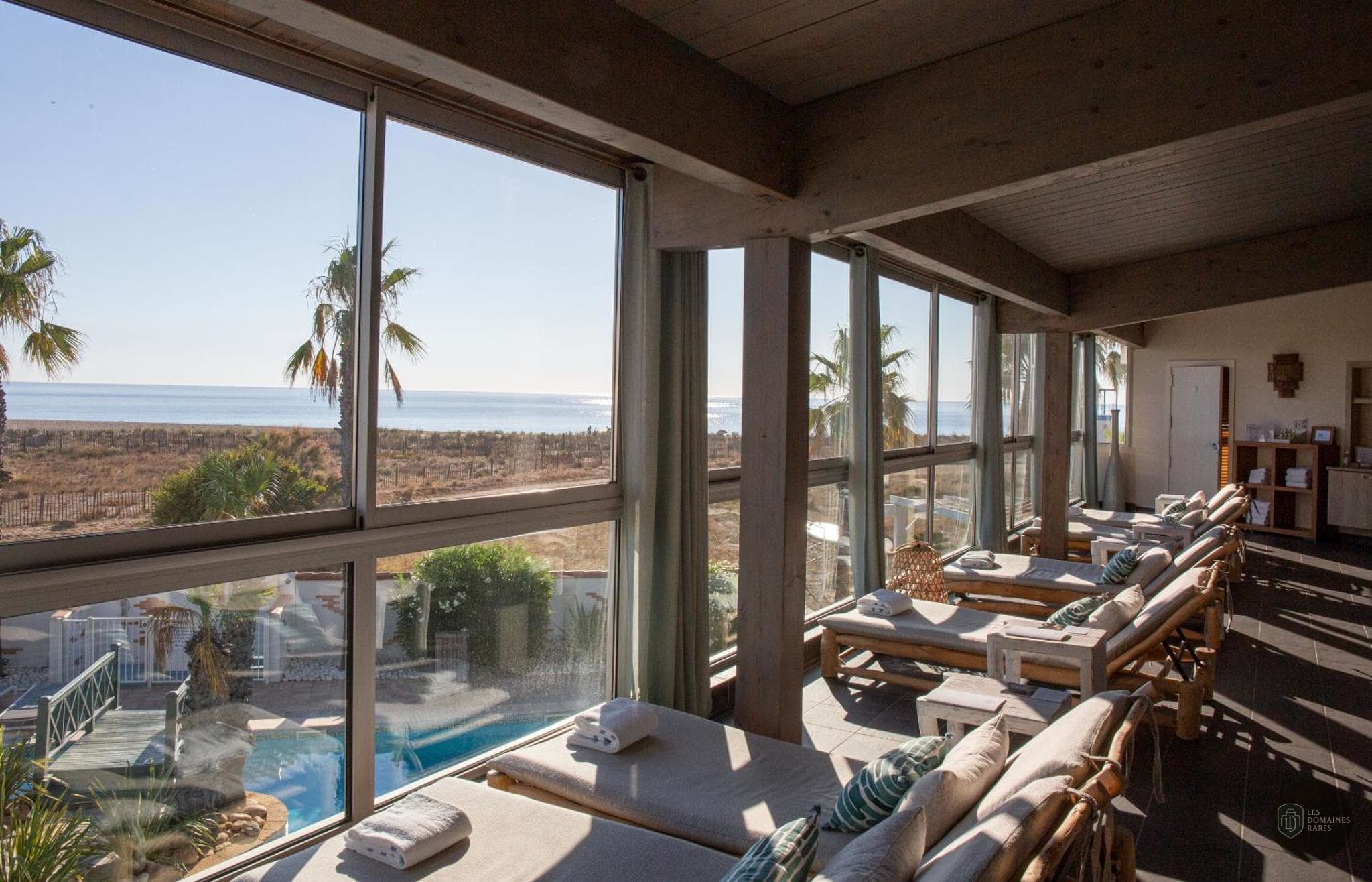 Vue extérieure de l'hôtel Les Bulles de Mer à Canet en Occitanie