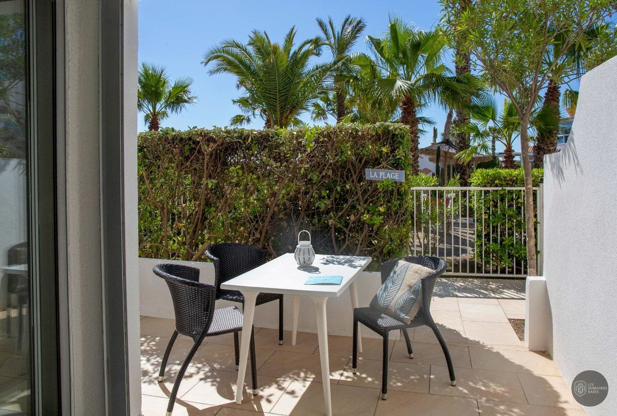 Vue extérieure de l'hôtel Les Bulles de Mer à Canet en Occitanie