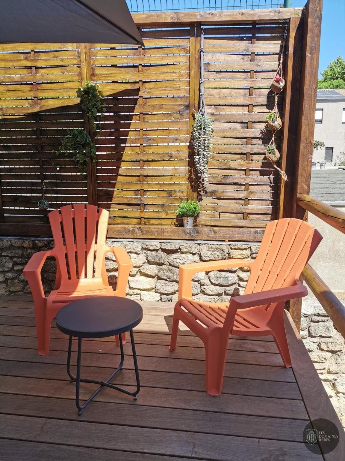 Vue extérieure de l'hôtel Les Cèdres à Saint en Auvergne-Rhône-Alpes