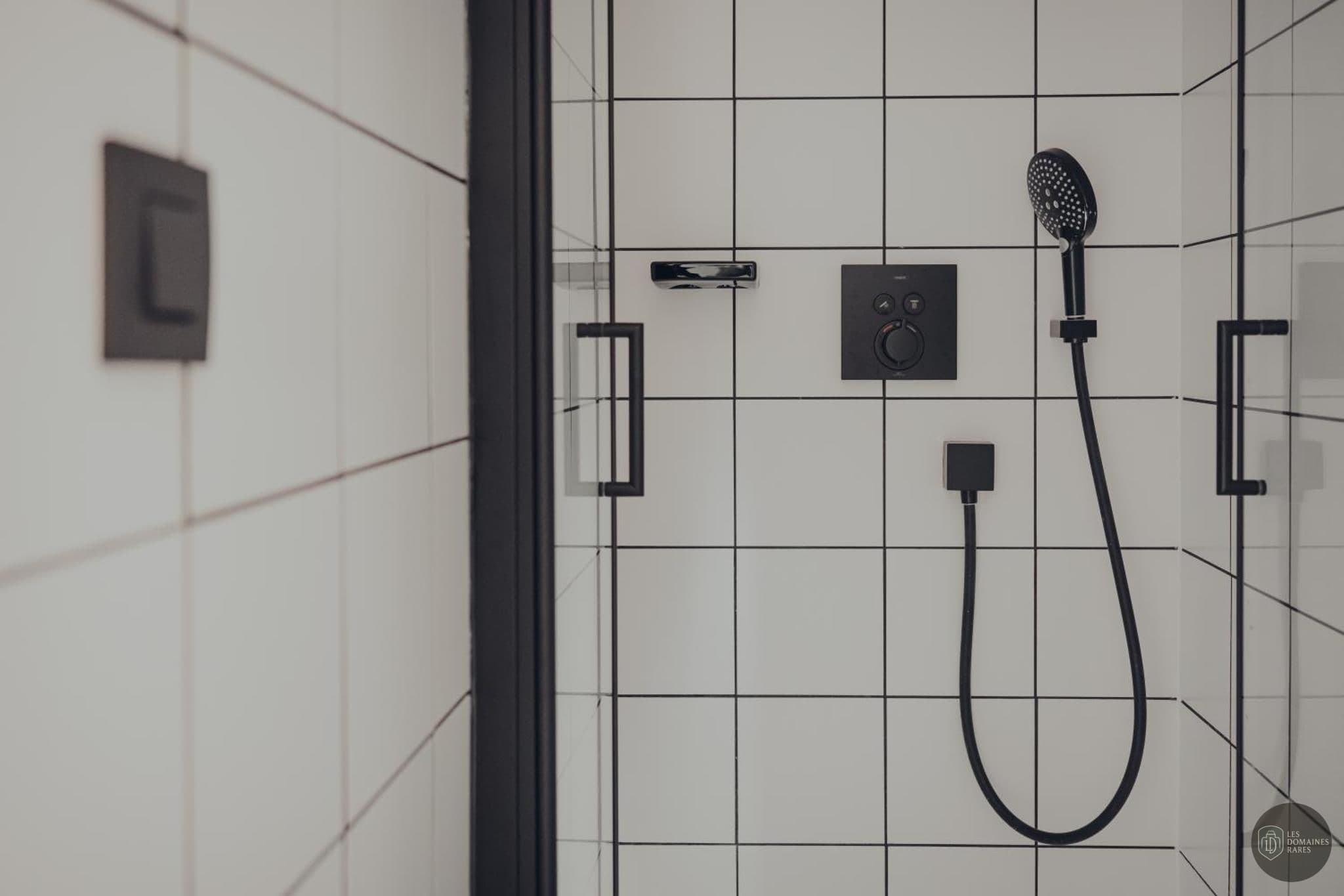 Salle de bain du lieu Les Cabanes Urbaines à Rochelle en Nouvelle-Aquitaine