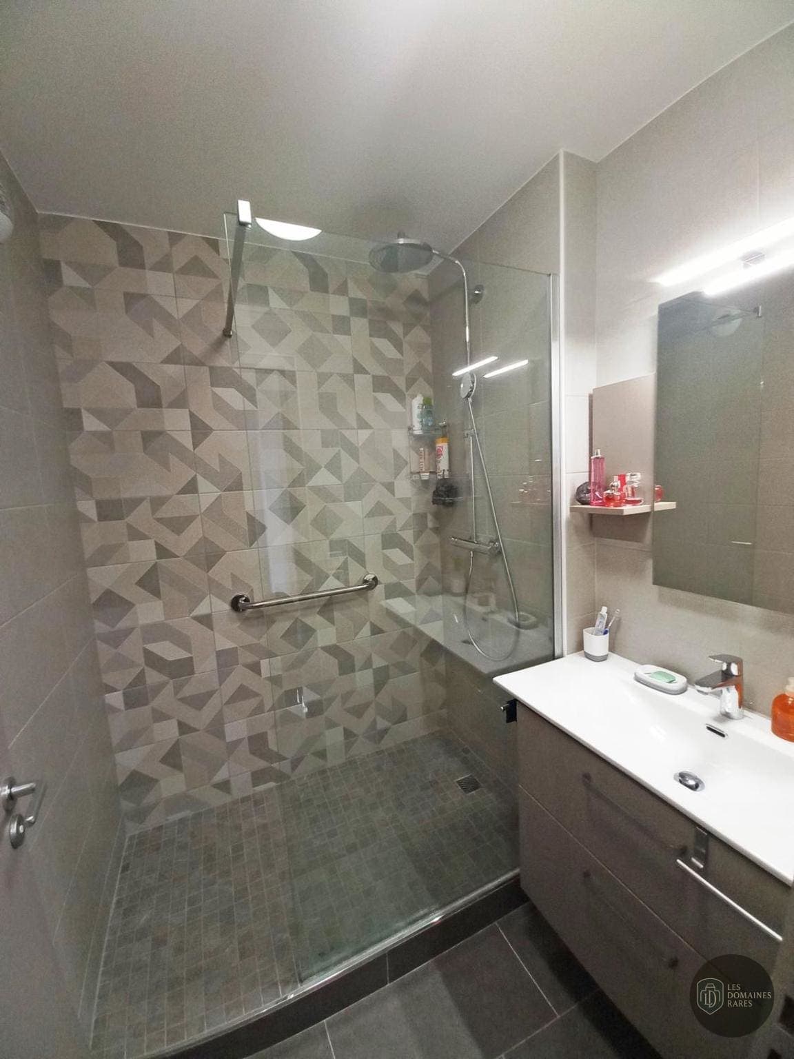 Salle de bain du lieu Les Carmes à Aurillac en Auvergne-Rhône-Alpes
