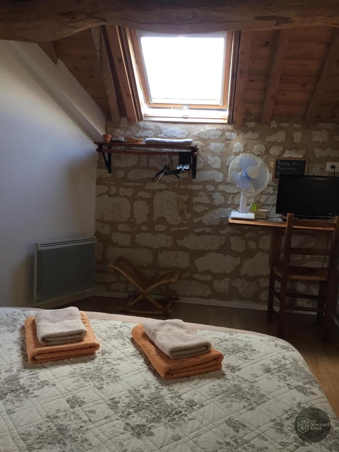 Vue extérieure de l'hôtel Les Caves Richemer en Occitanie