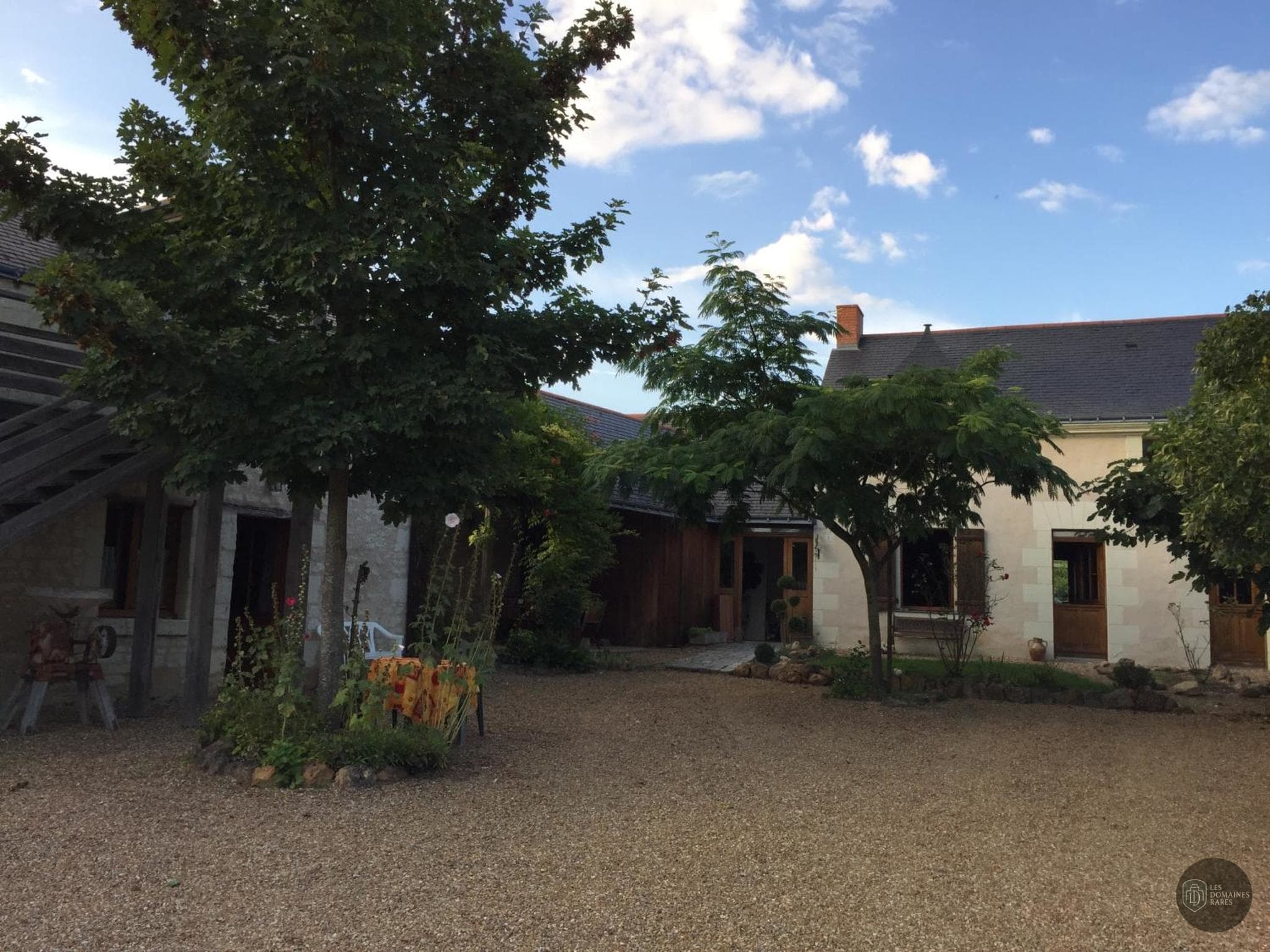 Vue extérieure de l'hôtel Les Caves Richemer en Occitanie