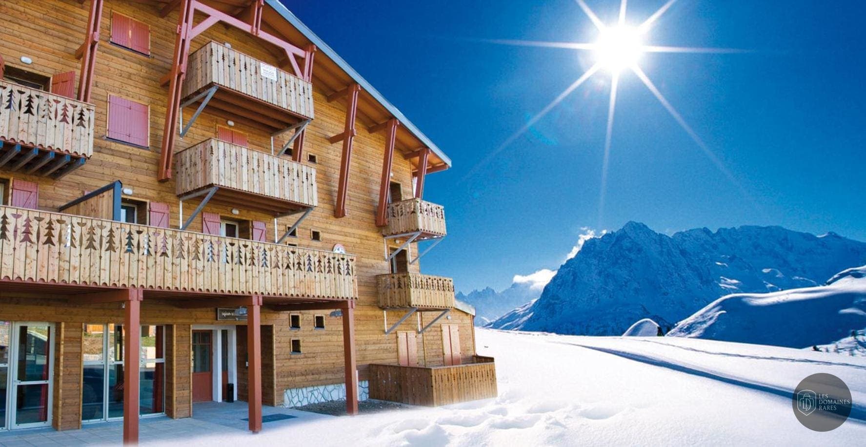 Vue extérieure du lieu Les Chalets de l'Oust à Carentoir en Bretagne
