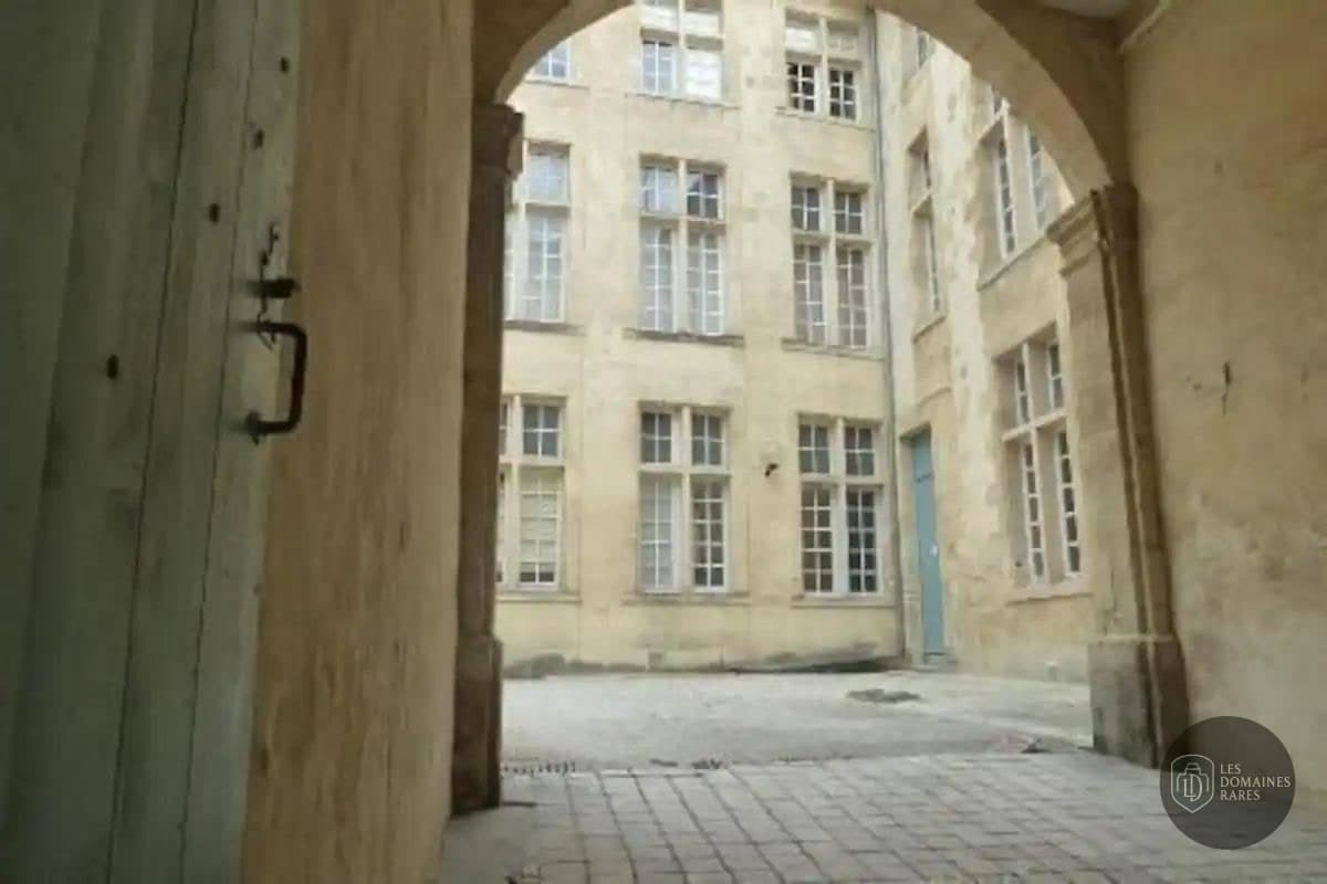Espace intérieur du lieu Les Chandeliers à Le en Île-de-France