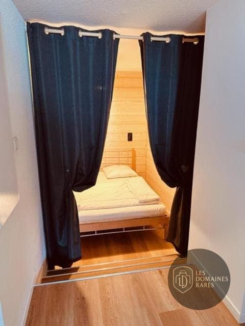 Chambre de l'hôtel Les Clarines en Auvergne-Rhône-Alpes - séminaire corrençon-en-vercors, france