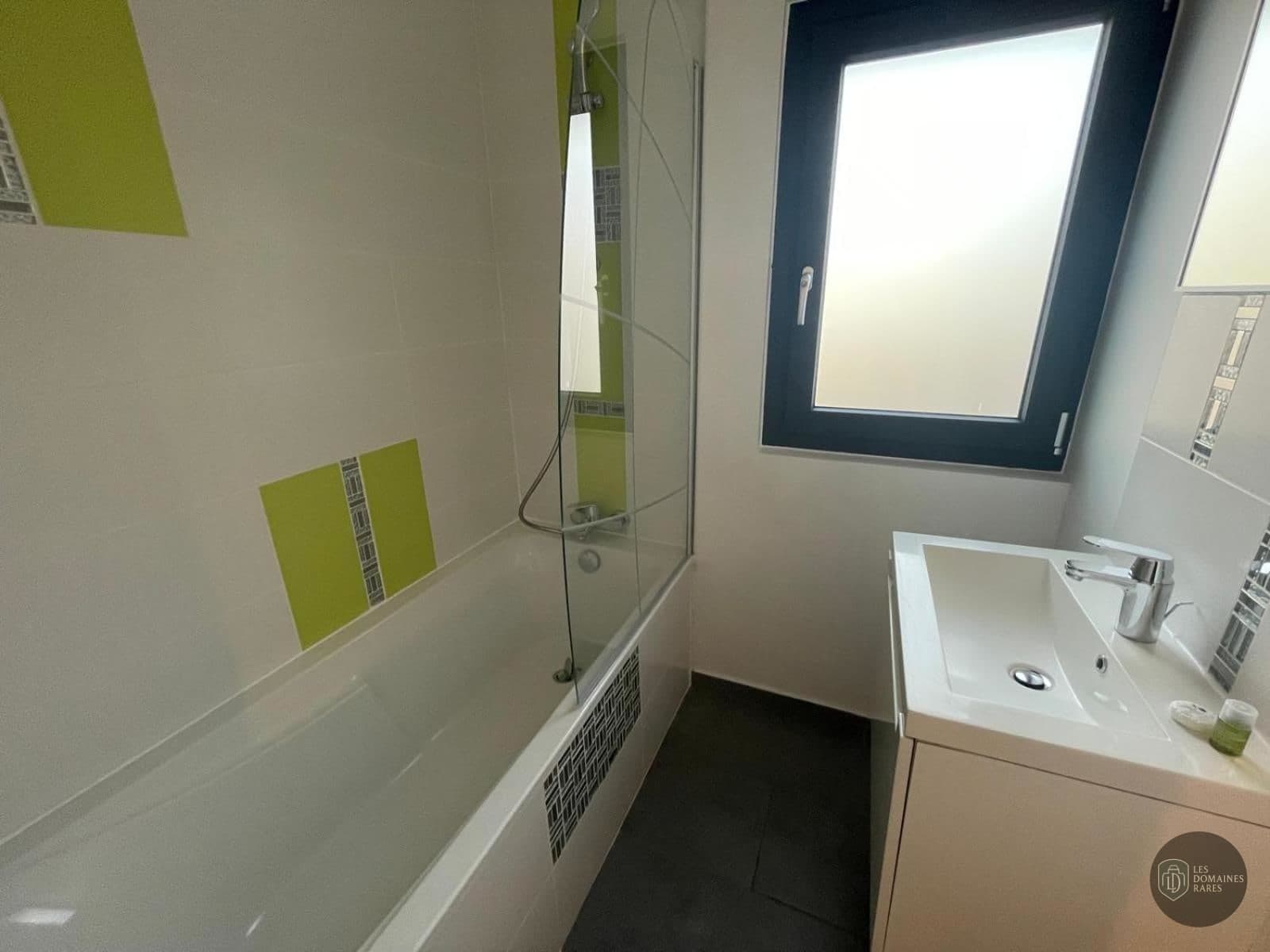 Salle de bain du lieu Les Coulisses à Limas en Auvergne-Rhône-Alpes