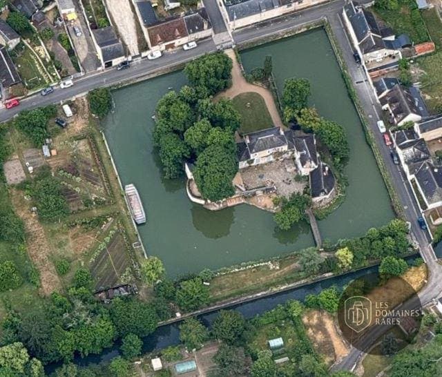 Vue extérieure du lieu Les Douves à Onzain en Centre-Val de Loire
