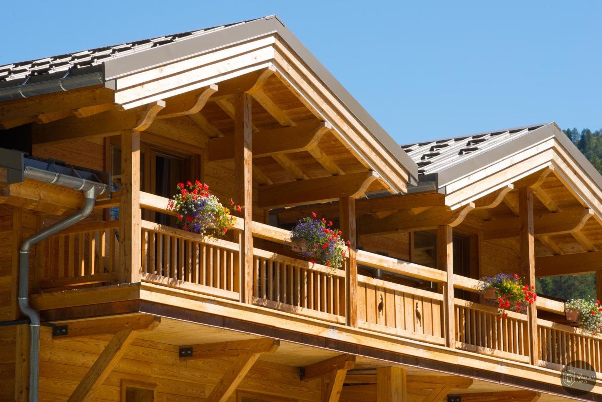 Vue extérieure de l'hôtel Les Escondus à Vars en Provence-Alpes-Côte d'Azur