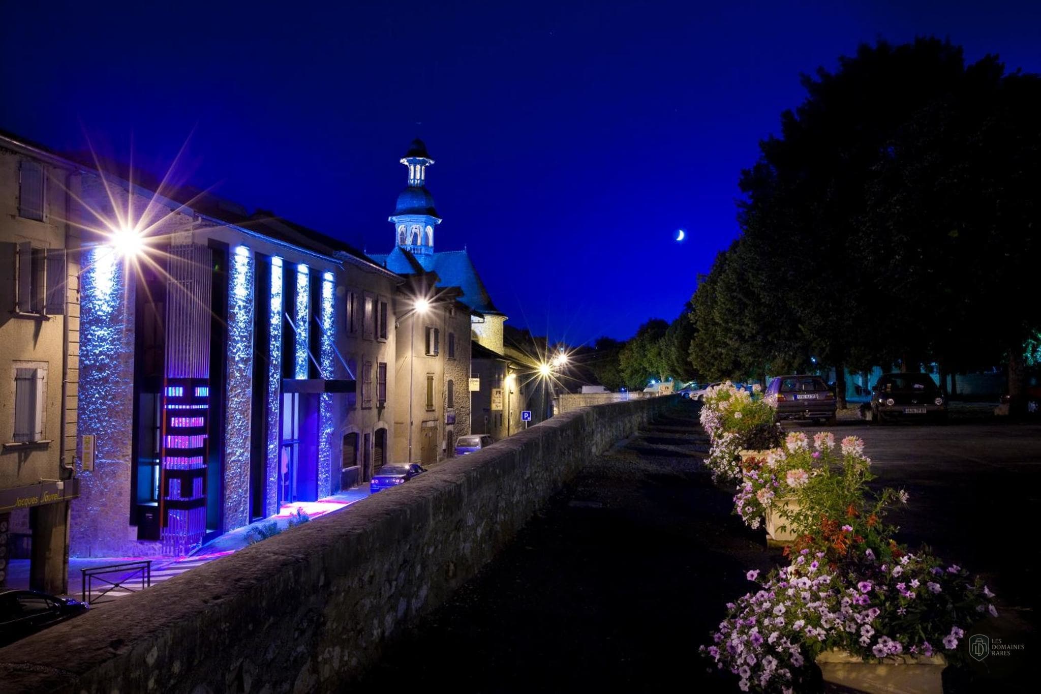 Vue extérieure de l'hôtel Les Fleurines en Occitanie